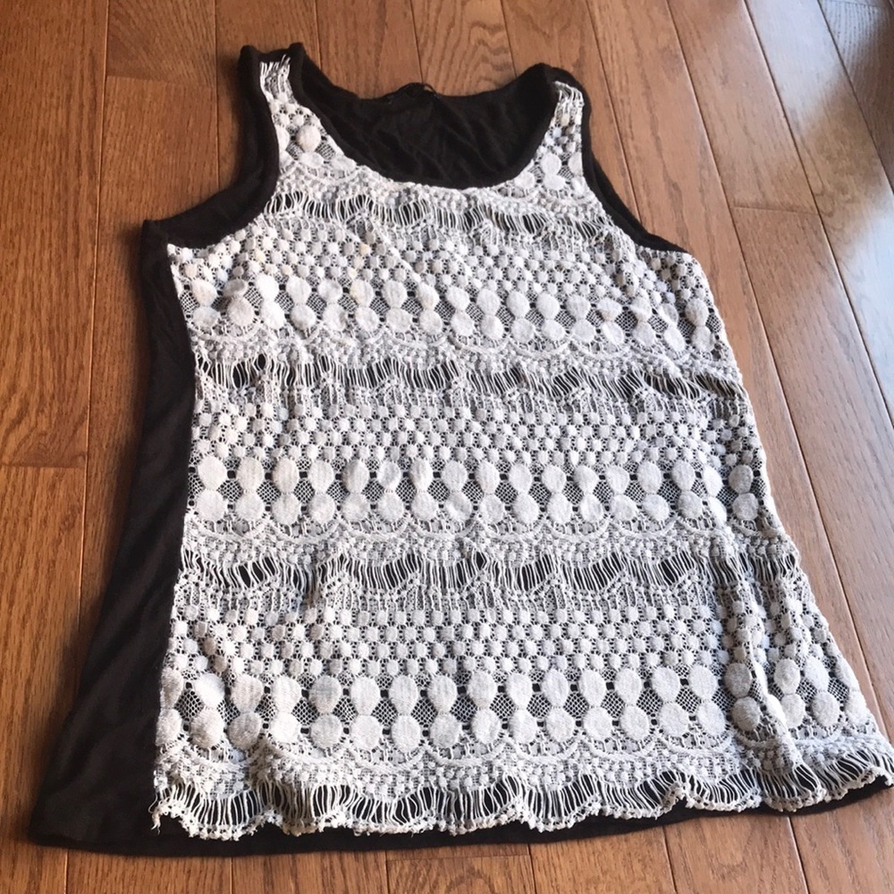 Signature Studio crochet overlay black tank